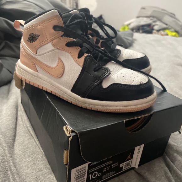 Jordan 1 MID - Picture 4 of 4